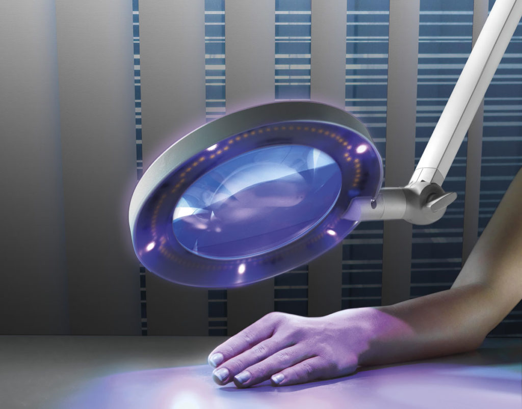Lente ingrandimento con luce UV